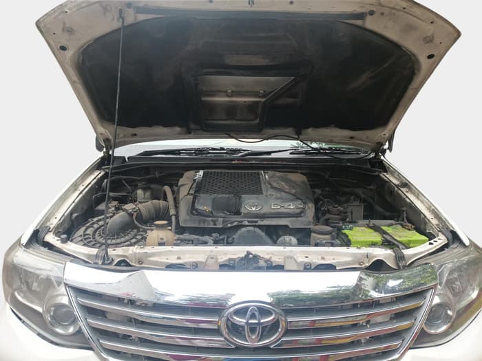2012 Toyota Fortuner 3.0 4X4 MT, Diesel, Manual, 3,27,500 km, exterior