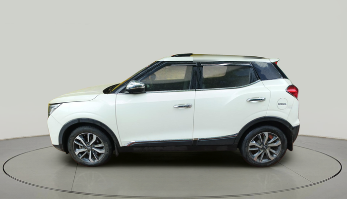 2020 Mahindra XUV300 W8 (O) 1.5 DIESEL, Diesel, Manual, 1,19,335 km, exterior