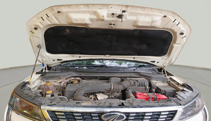 2020 Mahindra XUV300 W8 (O) 1.5 DIESEL, Diesel, Manual, 1,19,335 km, exterior