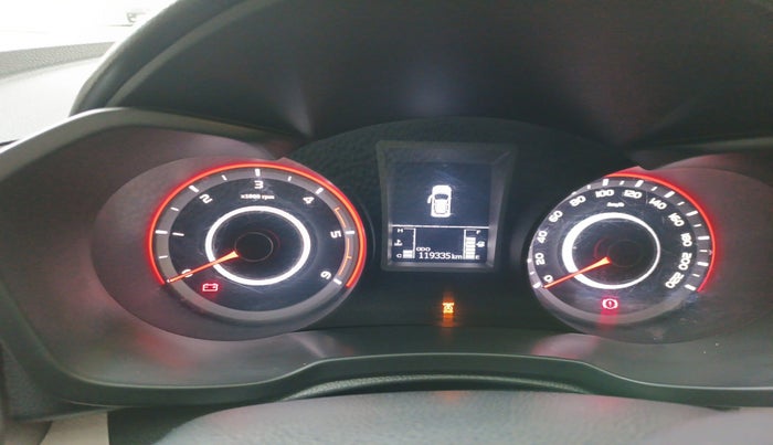 2020 Mahindra XUV300 W8 (O) 1.5 DIESEL, Diesel, Manual, 1,19,335 km, interior