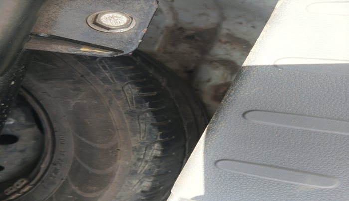 2014 Maruti Alto 800 LXI CNG, Petrol, Manual, 99,784 km, tyre