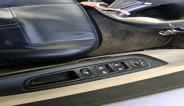 2020 Renault TRIBER RXT, Petrol, Manual, 55,019 km, interior