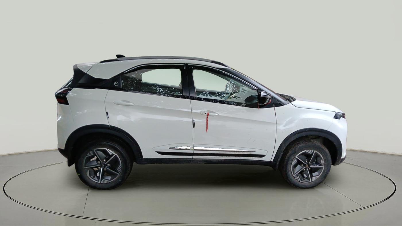 2023 Tata NEXON CREATIVE + SUNROOF 1.2 PETROL, Petrol, Manual, 18,123 km, exterior