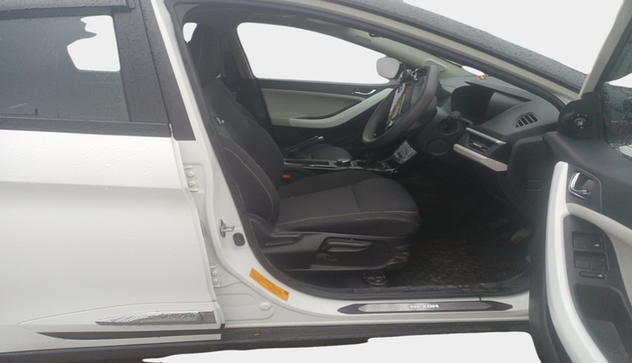 2023 Tata NEXON CREATIVE + SUNROOF 1.2 PETROL, Petrol, Manual, 16,719 km, interior