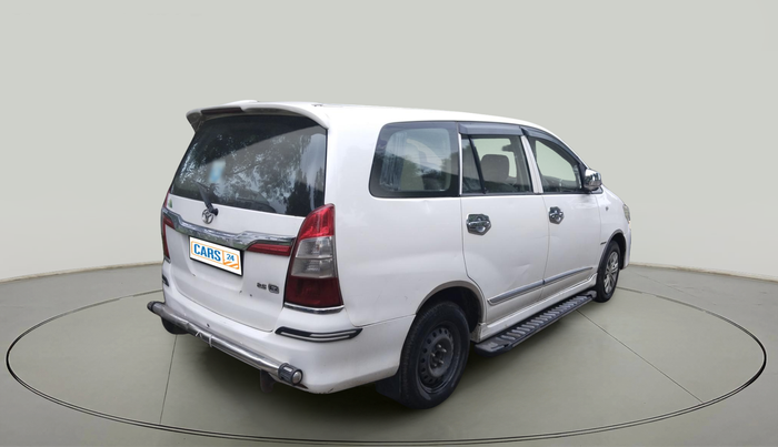2015 Toyota Innova 2.5 GX 8 STR, Diesel, Manual, 1,29,674 km, exterior