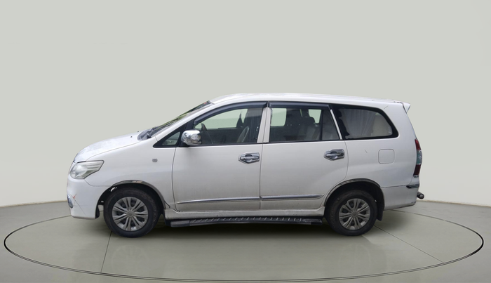 2015 Toyota Innova 2.5 GX 8 STR, Diesel, Manual, 1,29,674 km, exterior