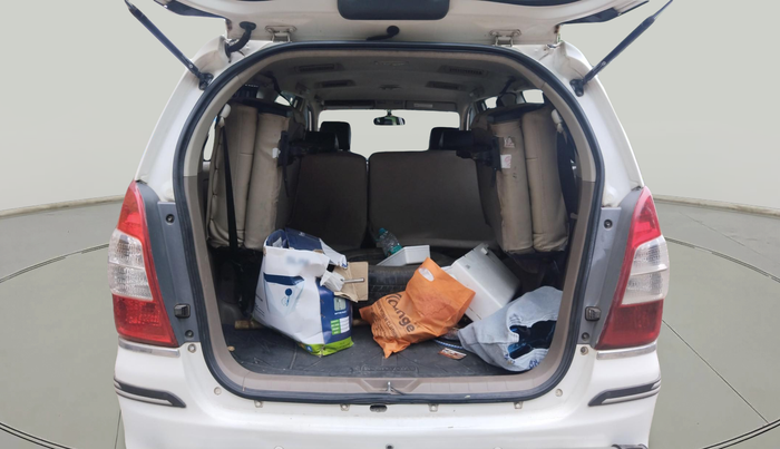 2015 Toyota Innova 2.5 GX 8 STR, Diesel, Manual, 1,29,674 km, exterior