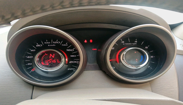 2012 Mahindra XUV500 W8, Diesel, Manual, 1,25,467 km, interior