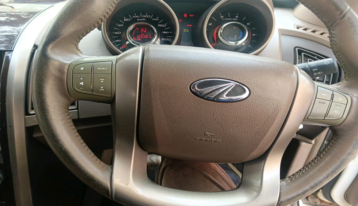 2012 Mahindra XUV500 W8, Diesel, Manual, 1,25,467 km, interior