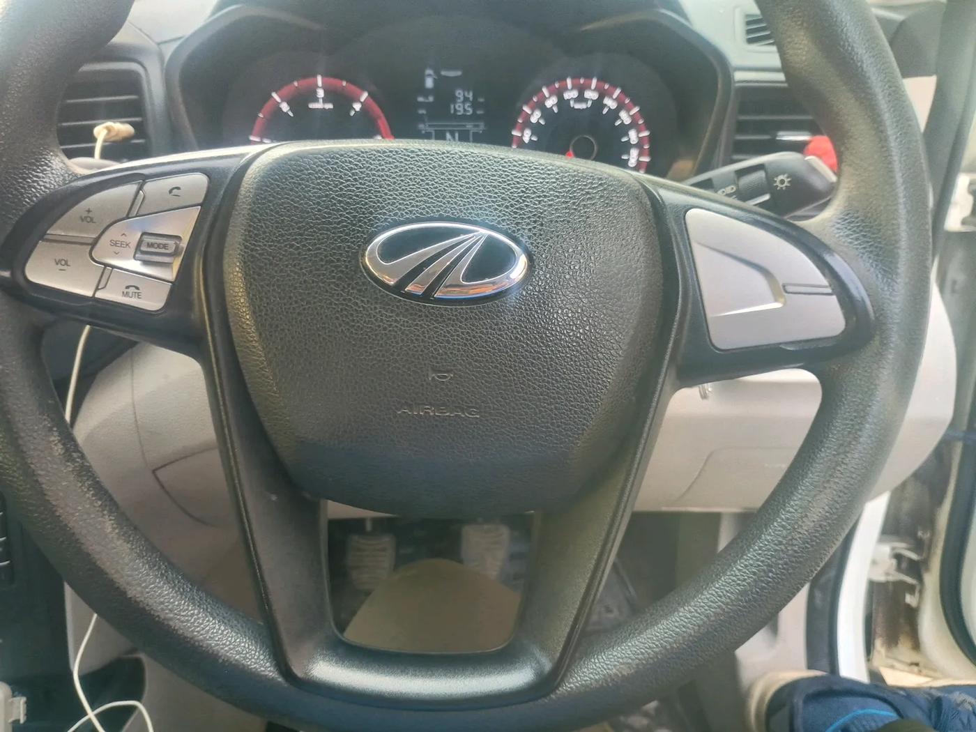 2022 Mahindra XUV300 W6 1.5 Sunroof Diesel, Diesel, Manual, 37,422 km, interior