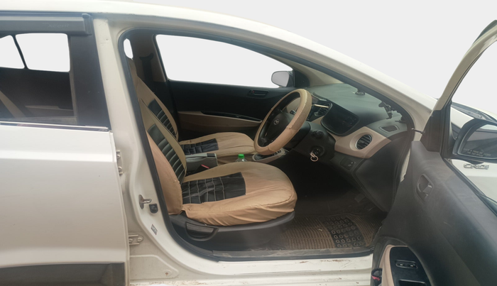 2016 Hyundai Xcent BASE 1.1, Diesel, Manual, 82,540 km, interior