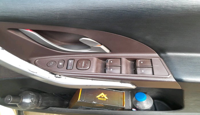 2014 Mahindra XUV500 W8, Diesel, Manual, 1,03,948 km, interior