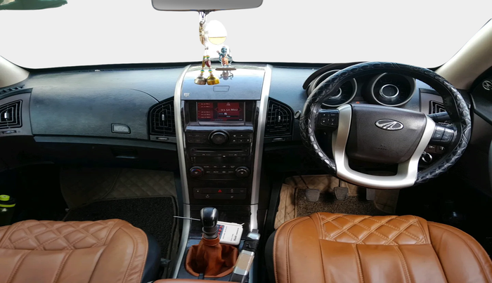 2014 Mahindra XUV500 W8, Diesel, Manual, 1,03,948 km, interior