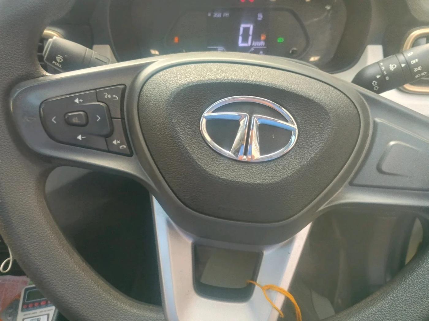 2023 Tata PUNCH ACCOMPLISHED DAZZLE SUNROOF CNG MT, CNG, Manual, 29,000 km, interior