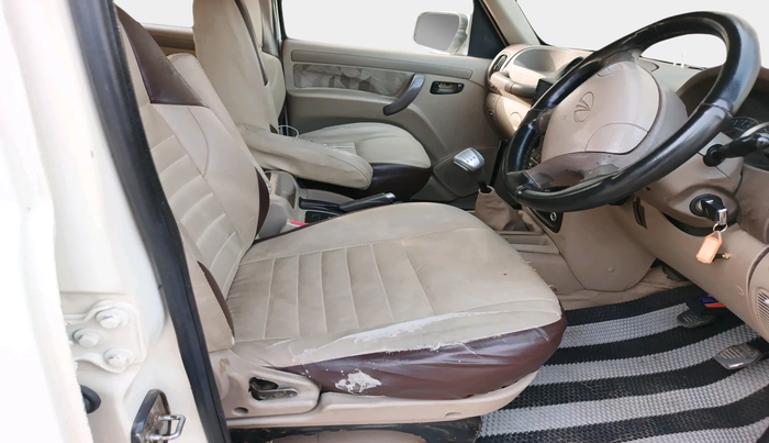2012 Mahindra Scorpio SLE BS-III, Diesel, Manual, 1,46,459 km, interior