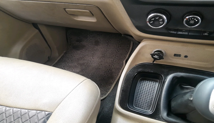 2015 Mahindra TUV300 T8, Diesel, Manual, 88,275 km, interior