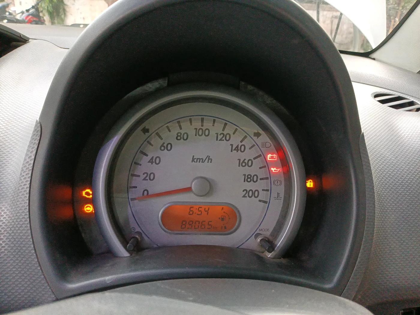 2010 Maruti Ritz LXI, Petrol, Manual, 89,065 km, interior