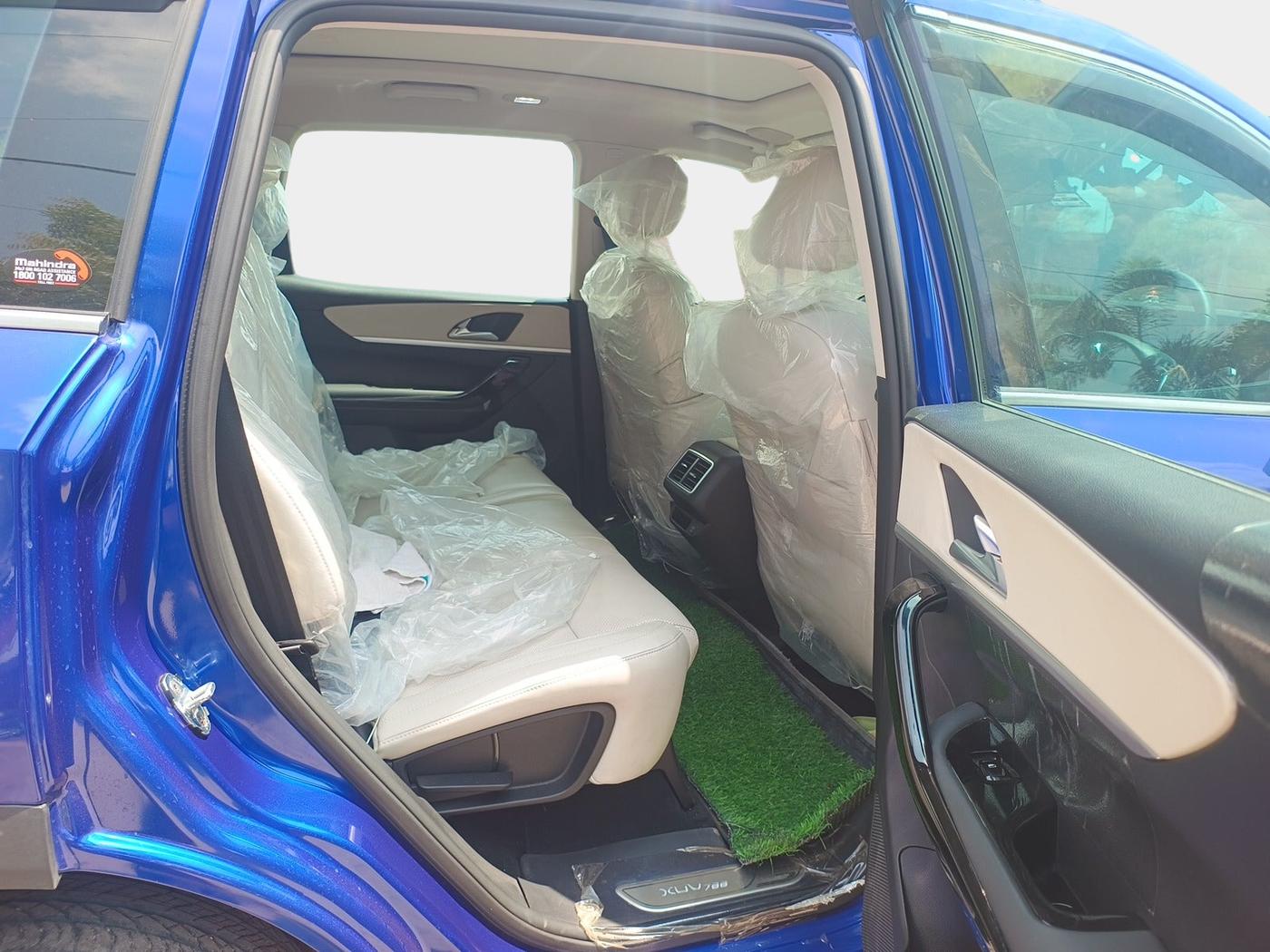 2023 Mahindra XUV700 AX 7 LUXURY D MT 7 STR, Diesel, Manual, 14,929 km, interior