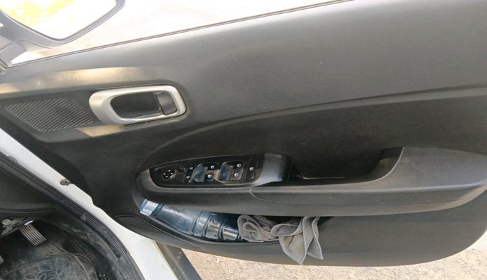 2022 Hyundai VENUE S 1.2, Petrol, Manual, 67,713 km, interior