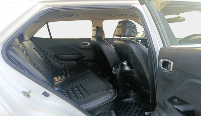 2022 Hyundai VENUE S 1.2, Petrol, Manual, 67,713 km, interior