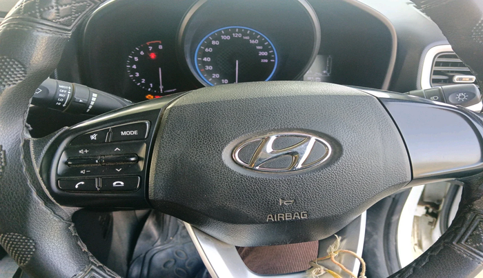 2022 Hyundai VENUE S 1.2, Petrol, Manual, 67,713 km, interior