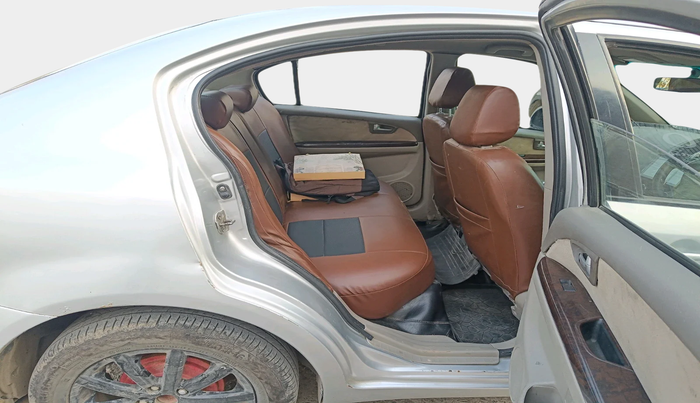2013 Maruti SX4 ZDI, Diesel, Manual, 1,90,880 km, interior