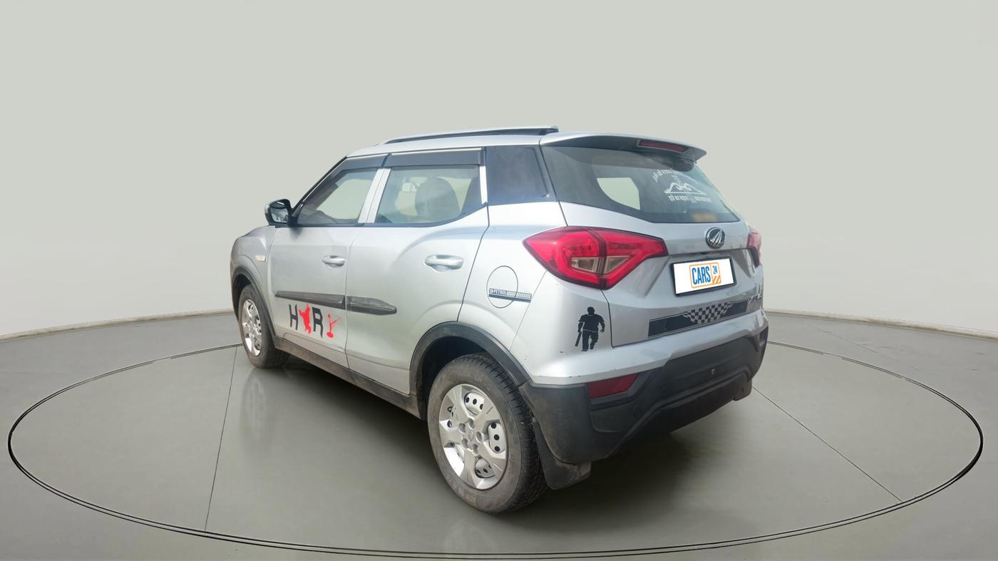 2022 Mahindra XUV300 W4 1.2 PETROL, Petrol, Manual, 70,506 km, exterior