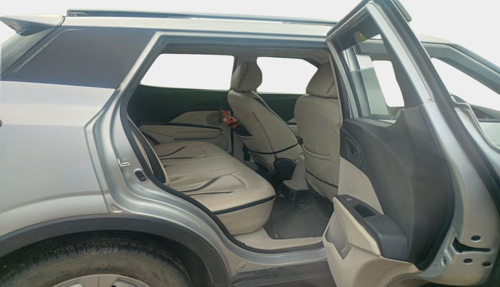 2022 Mahindra XUV300 W4 1.2 PETROL, Petrol, Manual, 69,784 km, interior
