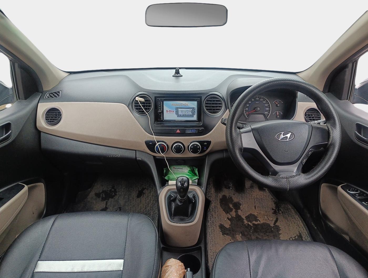 2014 Hyundai Grand i10 MAGNA 1.1 CRDI, Diesel, Manual, 1,80,590 km, interior