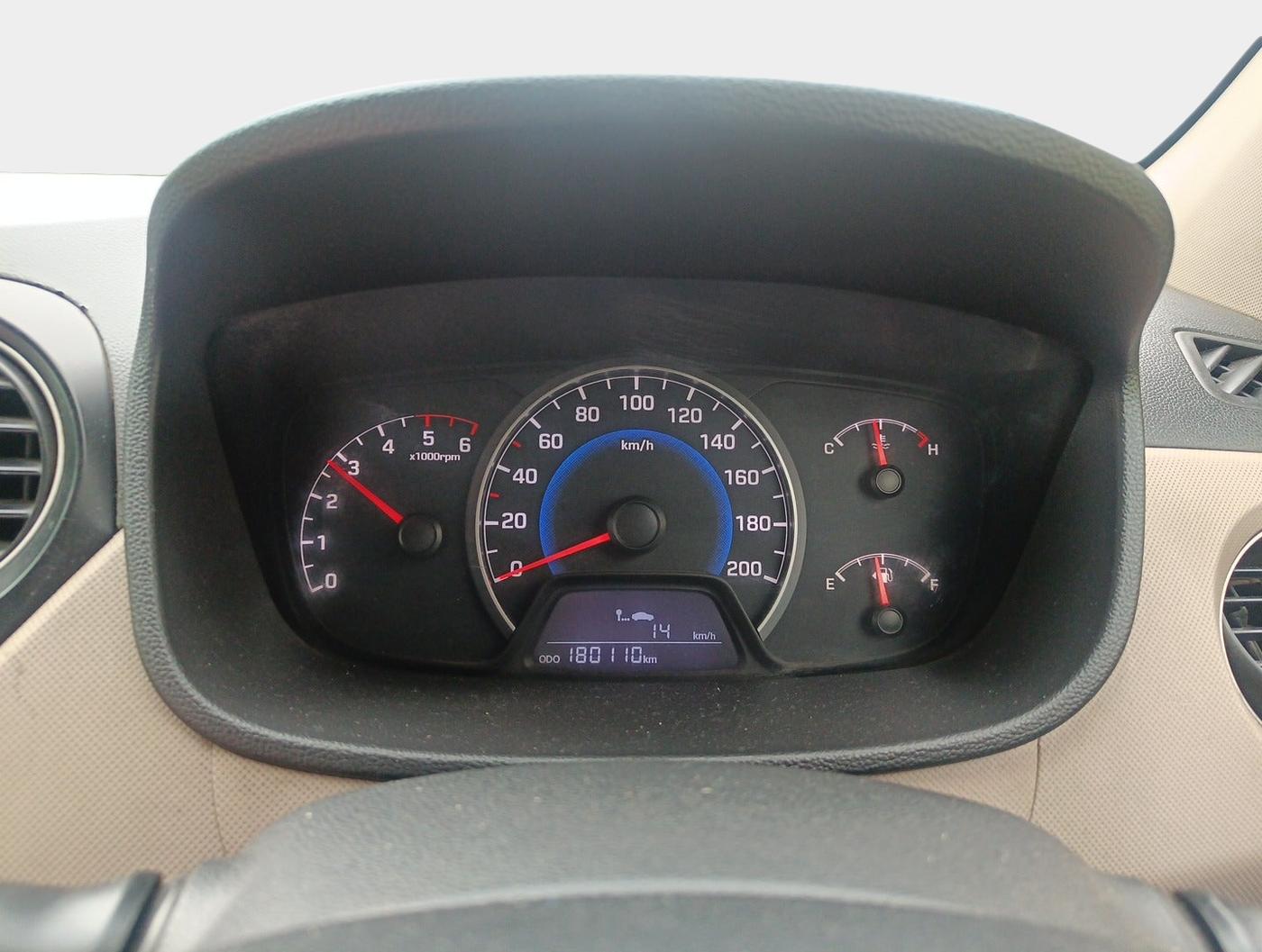2014 Hyundai Grand i10 MAGNA 1.1 CRDI, Diesel, Manual, 1,80,590 km, interior