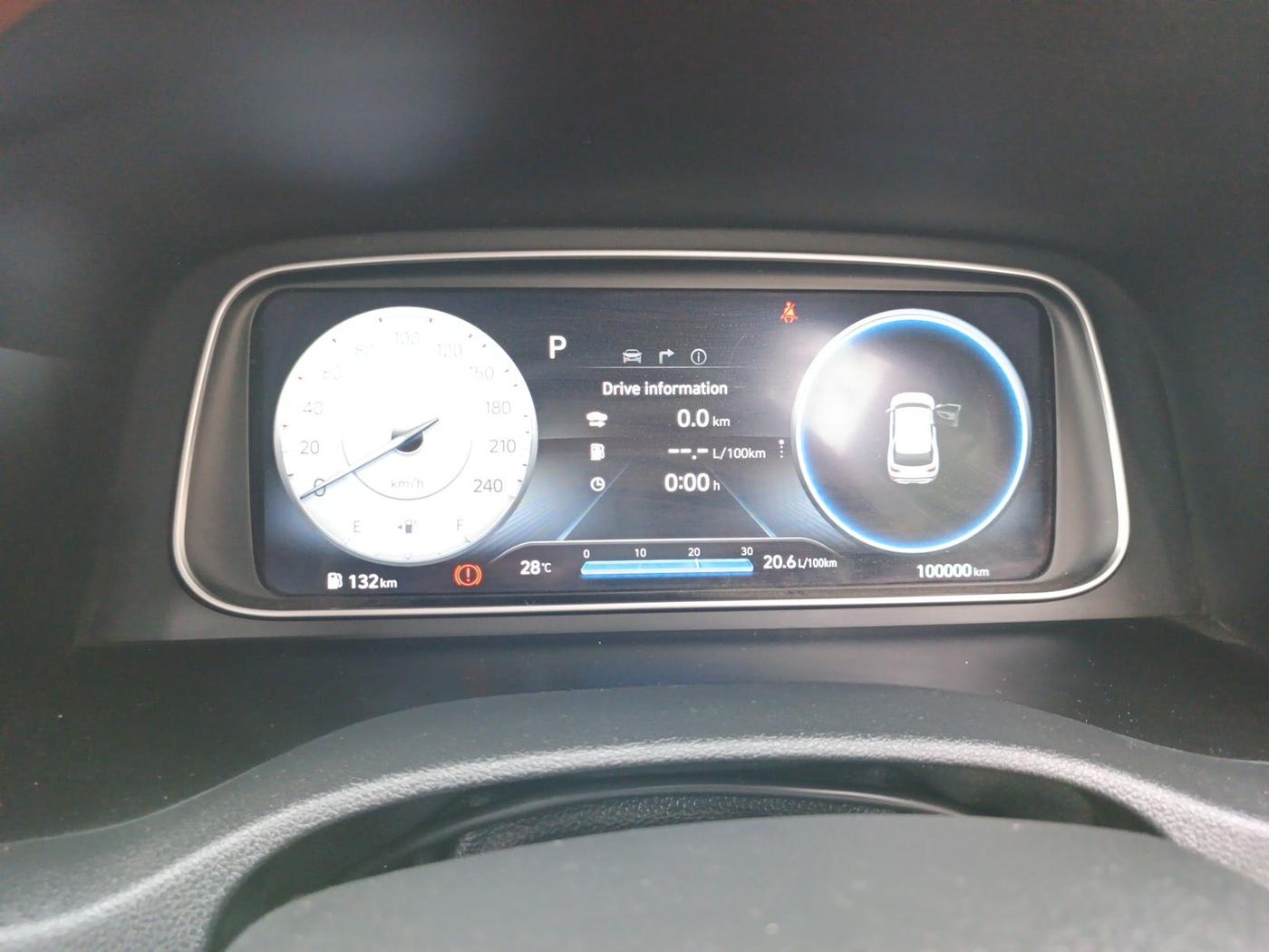 2022 Hyundai ALCAZAR  Signature (O) AE 7Str Diesel AT, Diesel, Automatic, 1,00,000 km, interior