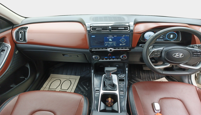 2022 Hyundai ALCAZAR  Signature (O) AE 7Str Diesel AT, Diesel, Automatic, 1,00,000 km, interior