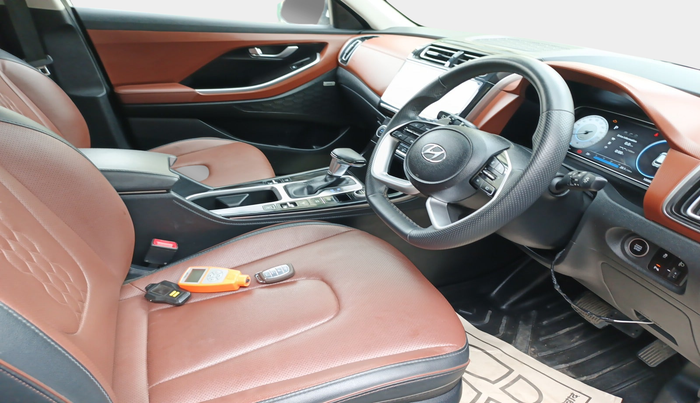 2022 Hyundai ALCAZAR  Signature (O) AE 7Str Diesel AT, Diesel, Automatic, 1,00,000 km, interior