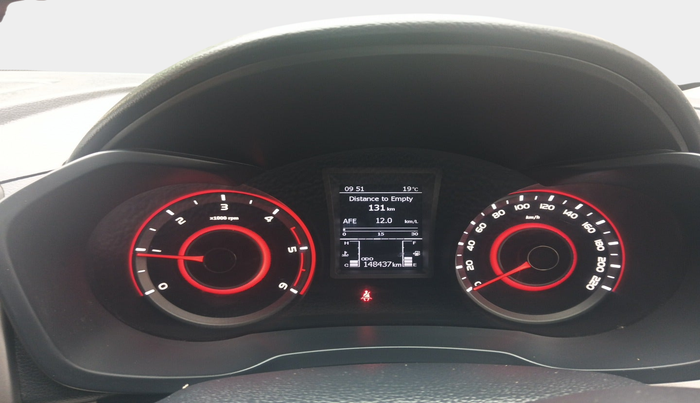 2019 Mahindra XUV300 W8 1.5 DIESEL, Diesel, Manual, 1,48,437 km, interior