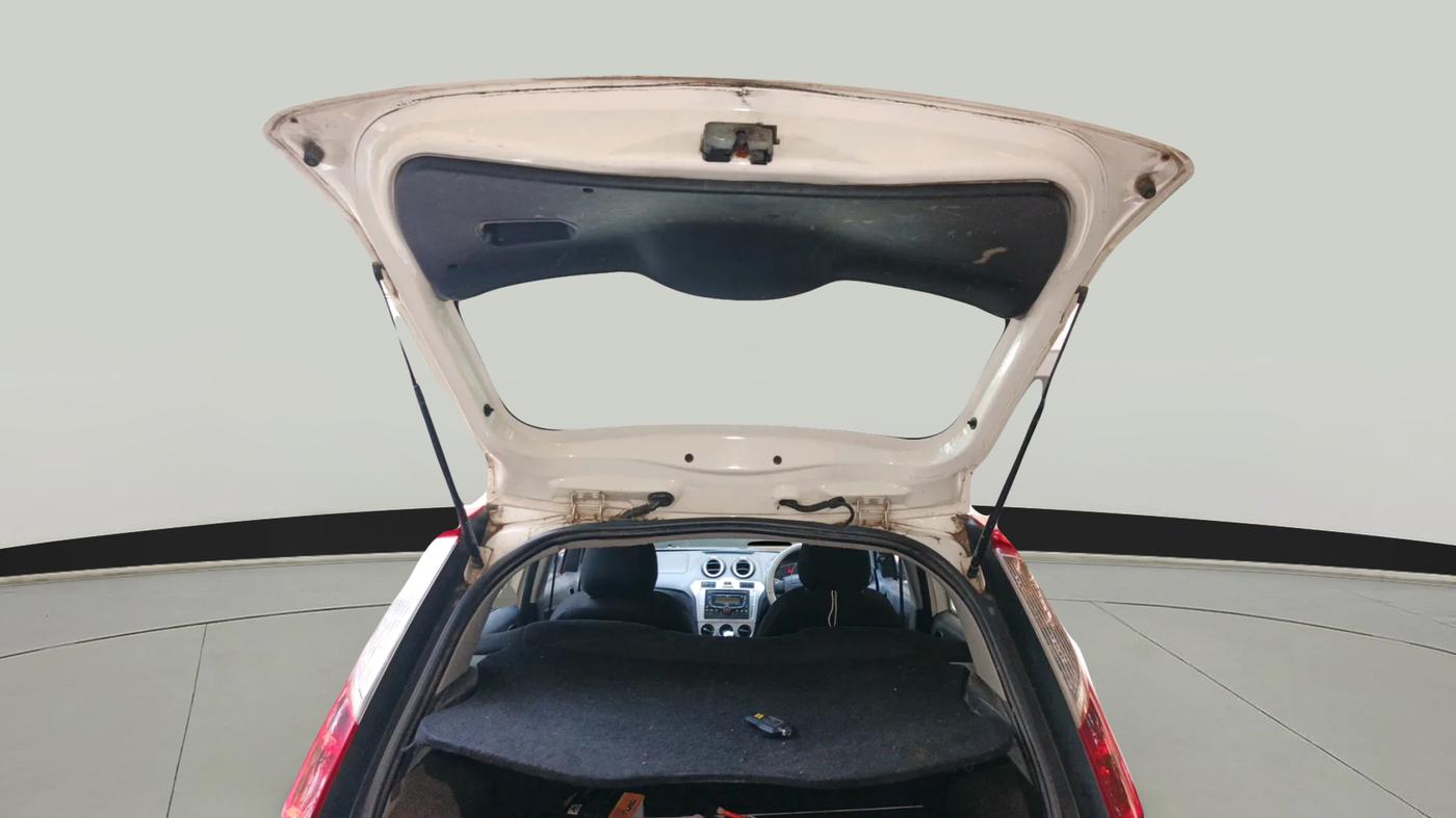 2010 Ford Figo TITANIUM 1.4 DIESEL, Diesel, Manual, 85,125 km, exterior