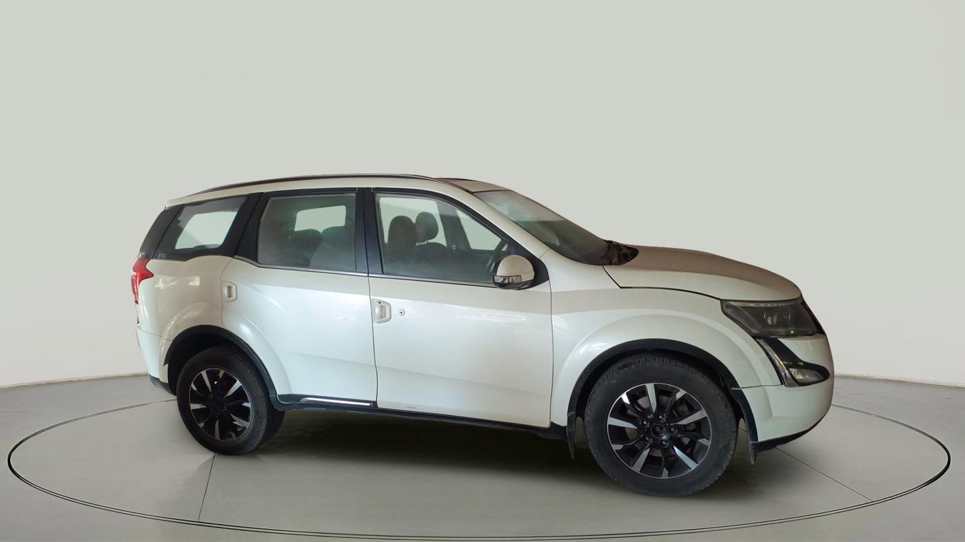 2019 Mahindra XUV500 W11, Diesel, Manual, 1,65,632 km, exterior