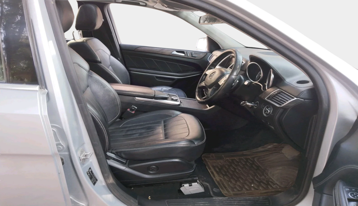 2013 Mercedes Benz GL Class 350 CDI 4Matic, Diesel, Automatic, 1,13,249 km, interior