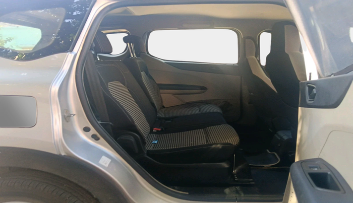 2022 Renault TRIBER RXT, Petrol, Manual, 55,071 km, interior