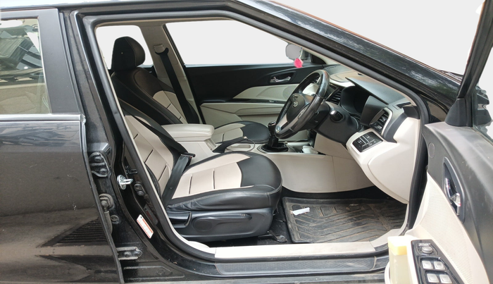 2019 Mahindra XUV300 W8 1.5 DIESEL, Diesel, Manual, 47,960 km, interior