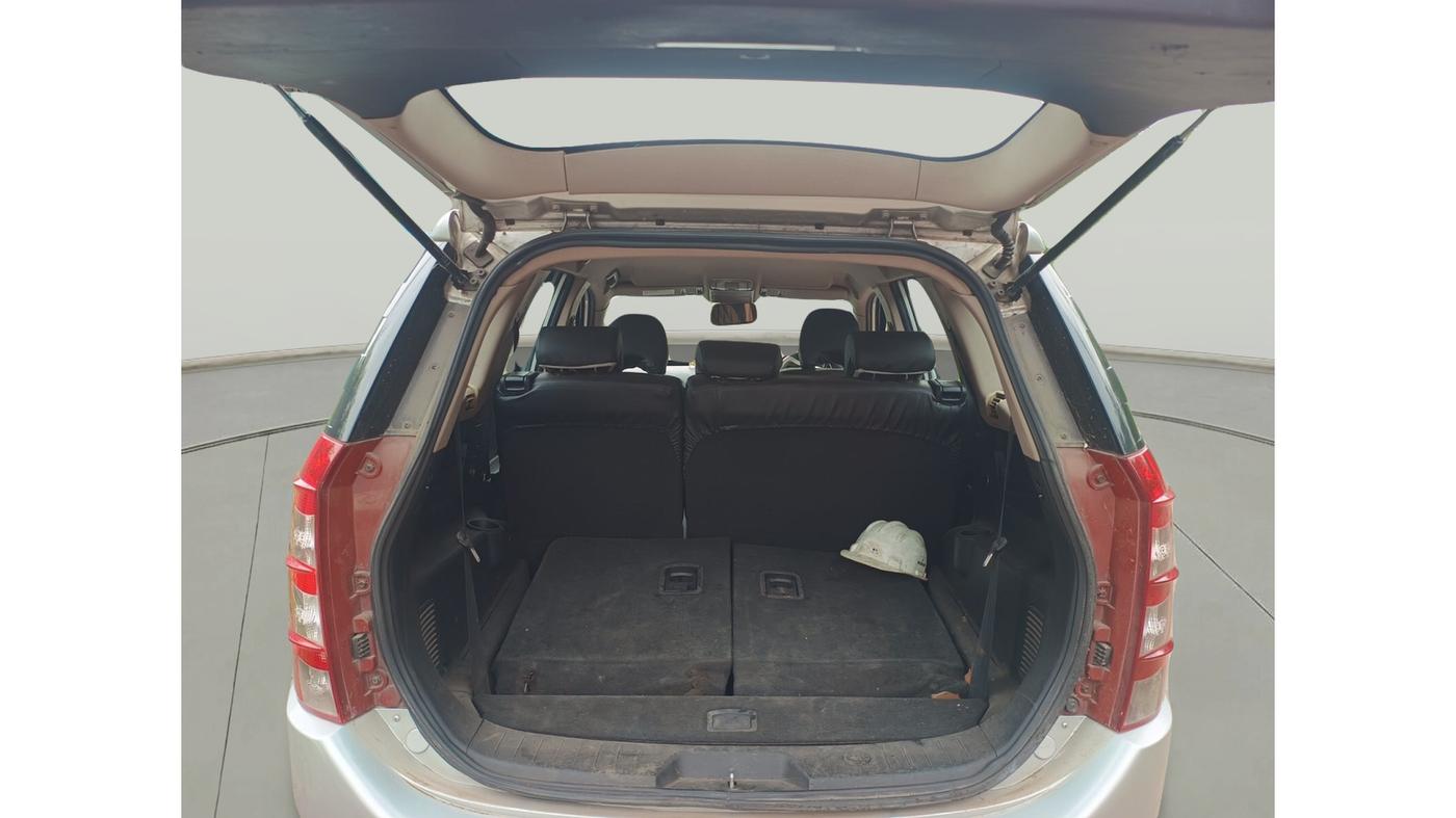 2014 Mahindra XUV500 W6, Diesel, Manual, 2,10,172 km, exterior