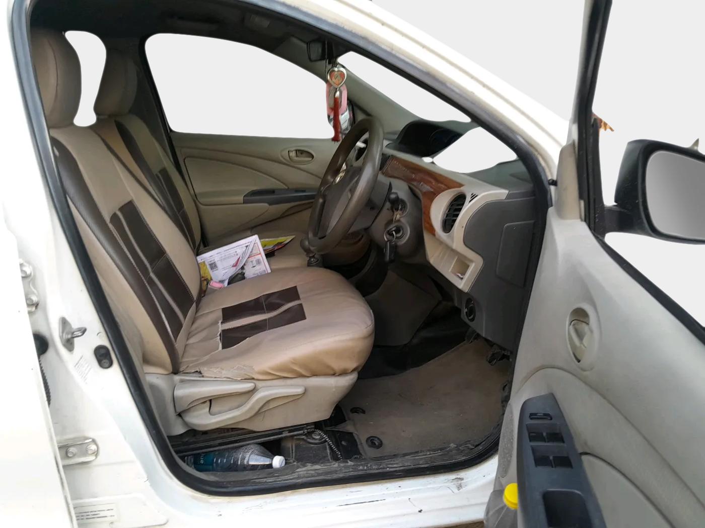 2014 Toyota Etios GD, Diesel, Manual, 1,31,686 km, interior