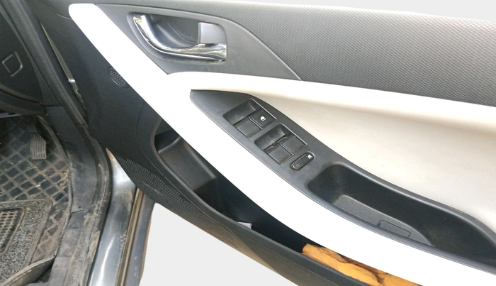 2024 Tata NEXON CREATIVE  AMT 1.2 PETROL, Petrol, Automatic, 4,100 km, interior