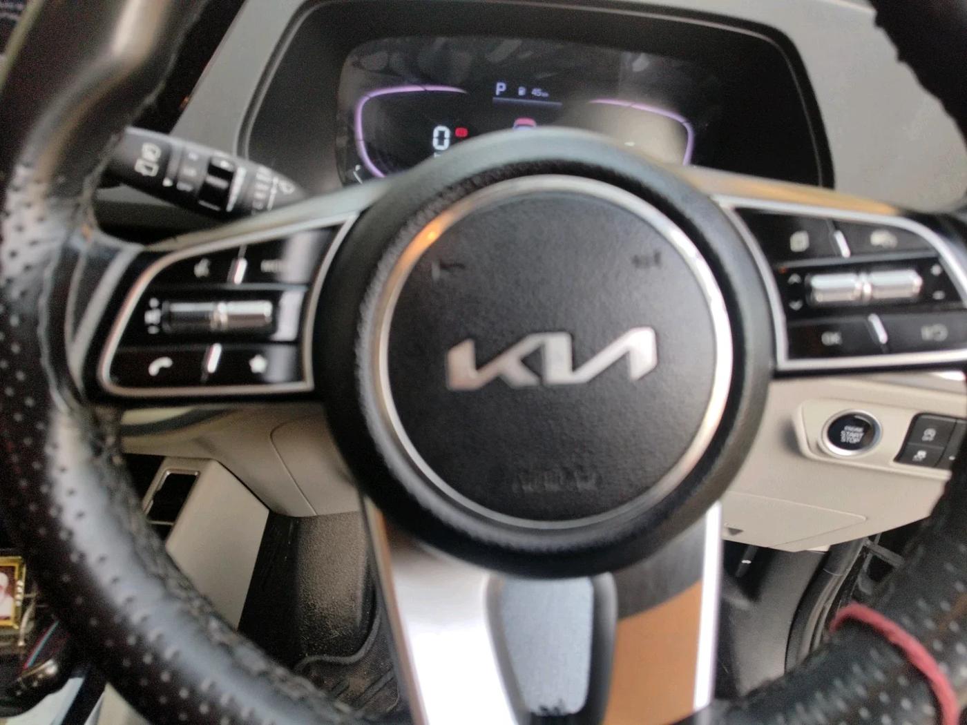 2023 KIA CARENS  PRESTIGE PLUS 1.5 TURBO PETROL DCT 7 STR, Petrol, Automatic, 31,326 km, interior