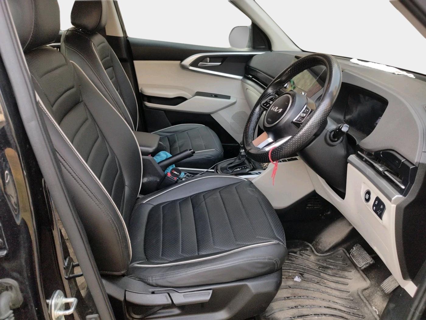 2023 KIA CARENS  PRESTIGE PLUS 1.5 TURBO PETROL DCT 7 STR, Petrol, Automatic, 31,326 km, interior