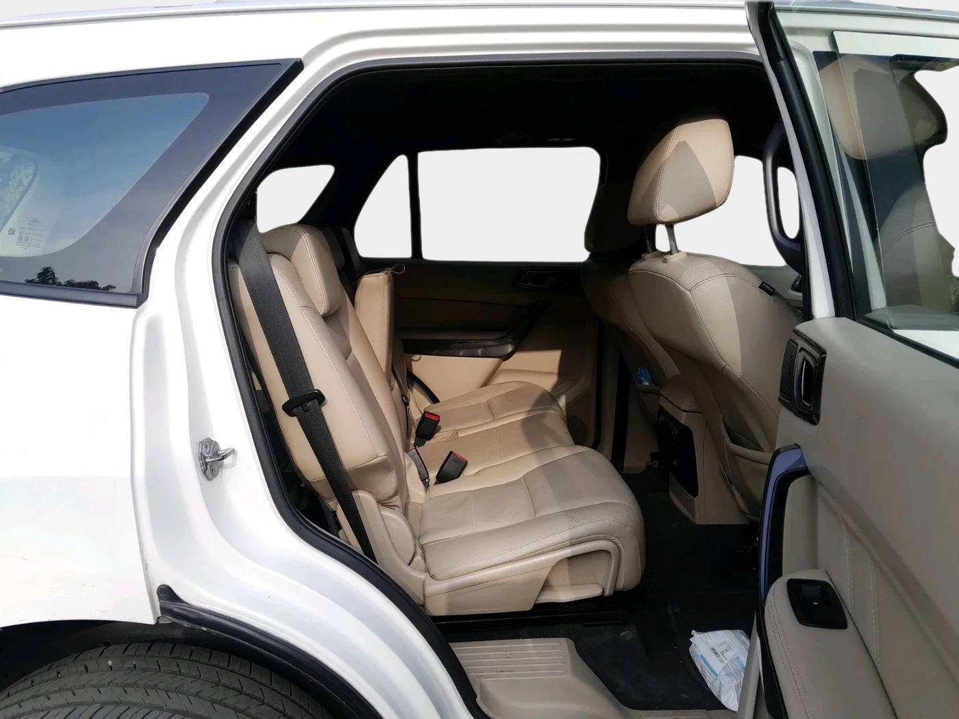 2018 Ford Endeavour TITANIUM 3.2 4X4 AT, Diesel, Automatic, 74,554 km, interior