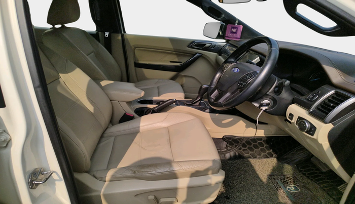 2017 Ford Endeavour TITANIUM 3.2 4X4 AT, Diesel, Automatic, 77,248 km, interior