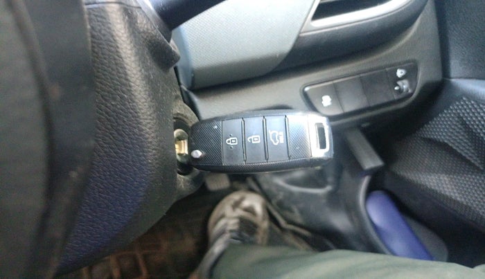 2023 KIA SELTOS  HTE 1.5 PETROL MT, Petrol, Manual, 61,754 km, interior