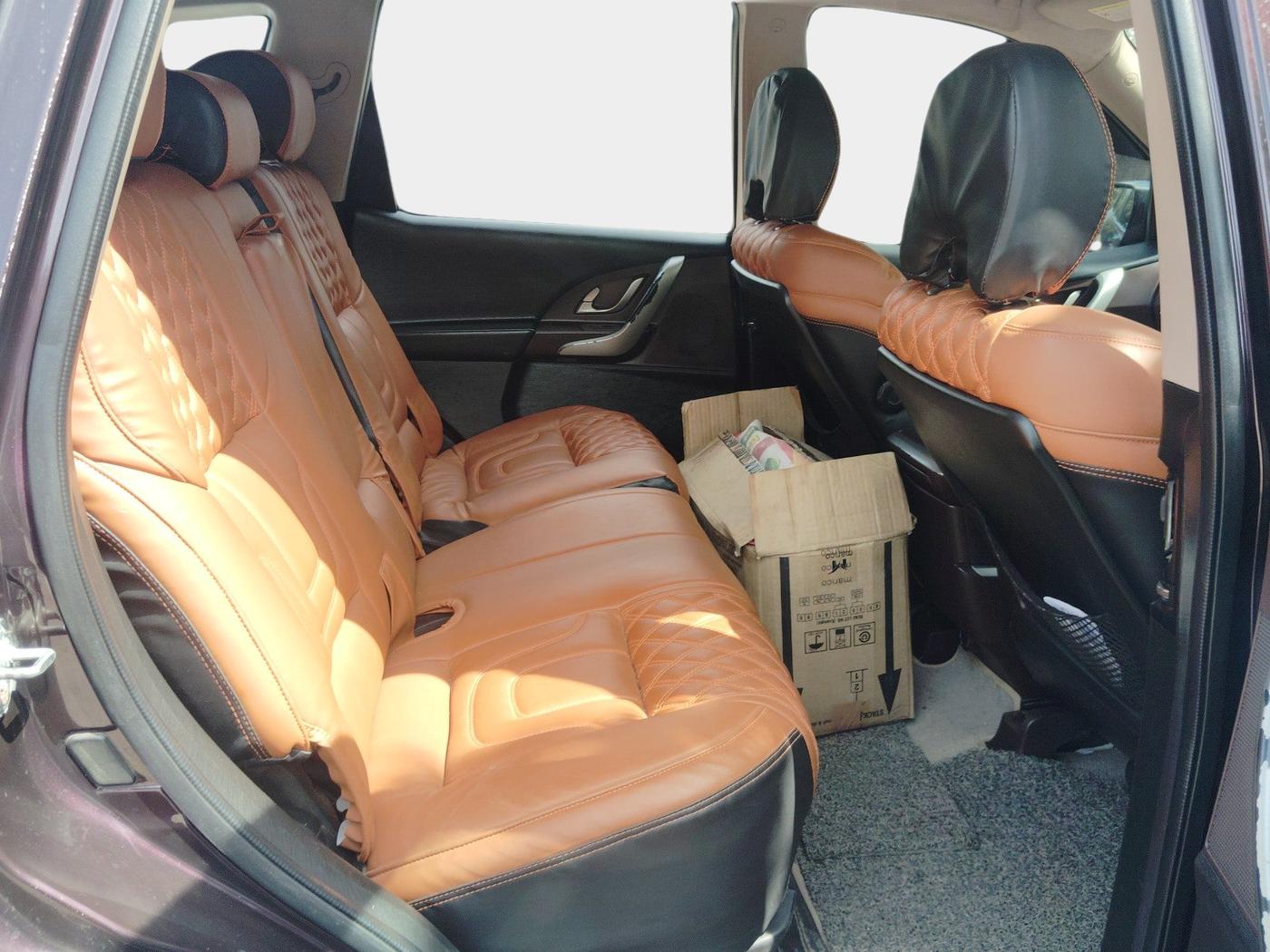 2013 Mahindra XUV500 W8, Diesel, Manual, 1,33,178 km, interior
