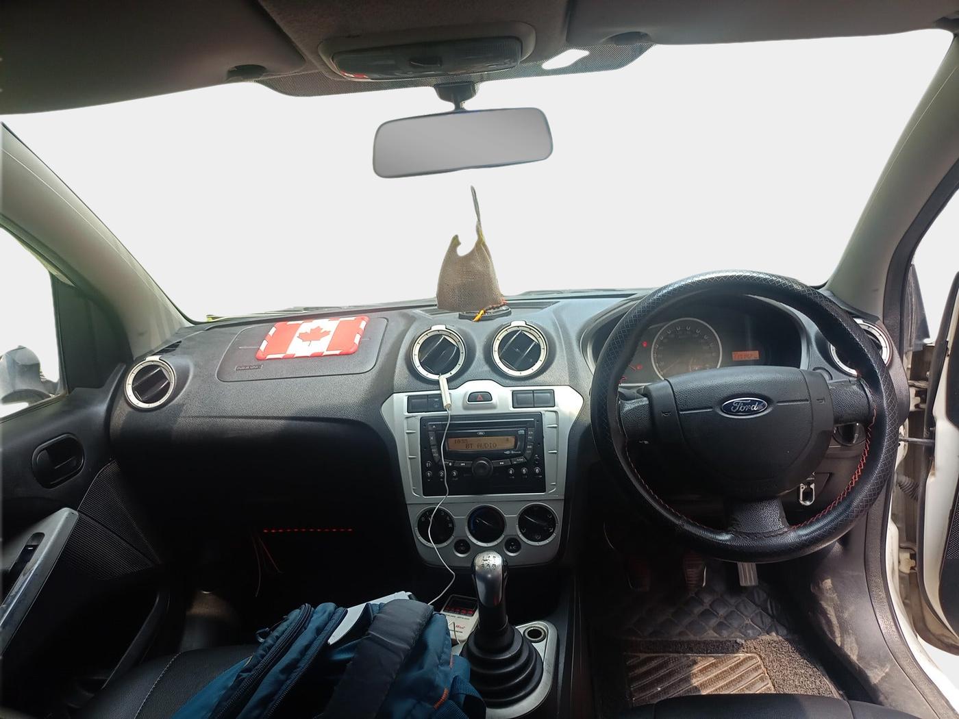 2011 Ford Figo TITANIUM 1.4 DIESEL, Diesel, Manual, 1,18,200 km, interior