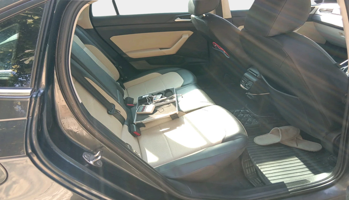 2023 Volkswagen VIRTUS TOPLINE TSI 1.0 AT, Petrol, Automatic, 45,686 km, interior